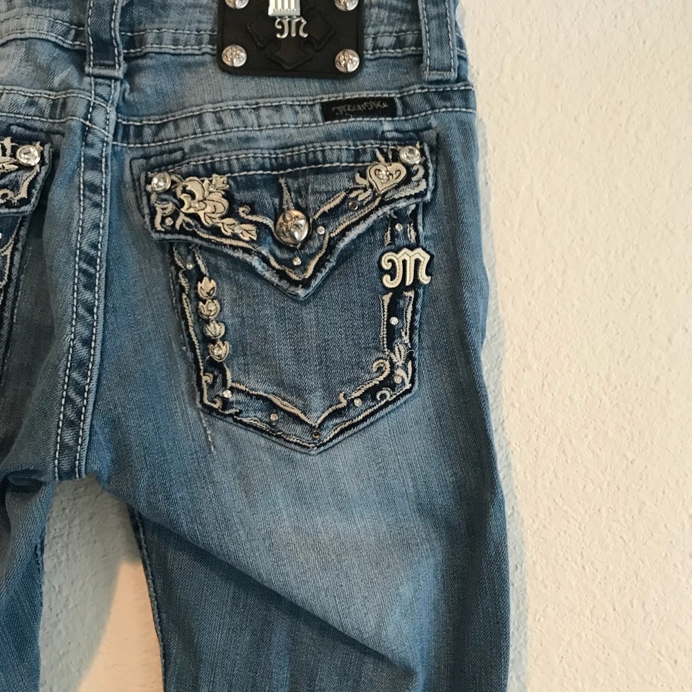 MissMe medium wash, flare jeans!